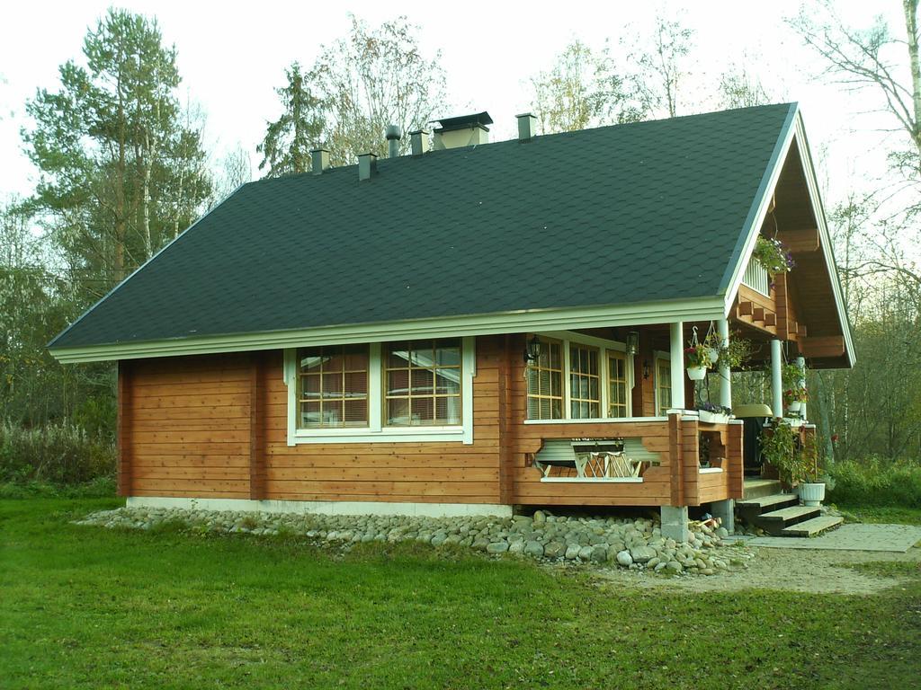Pihlajamaeen Lomamoekit Vanhakyla Rom bilde